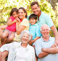  Abuelos, hijos y nietos.