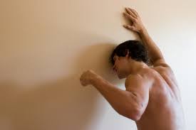 A veces nos damos la cabeza contra la pared.