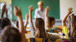 Pidiendo la palabra.